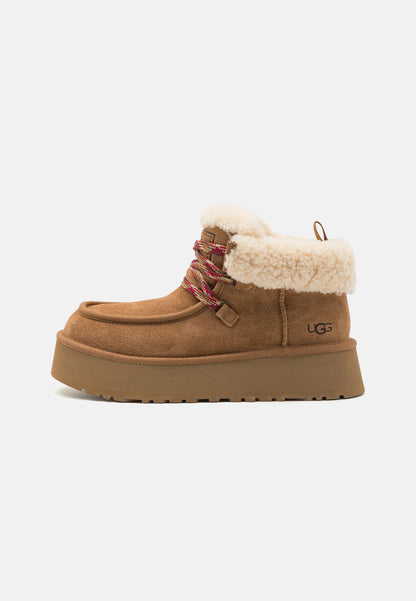 UGG Captrail Low Beige