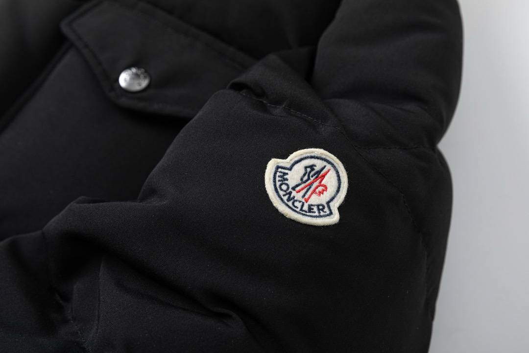 Moncler Puffer Jacket Black