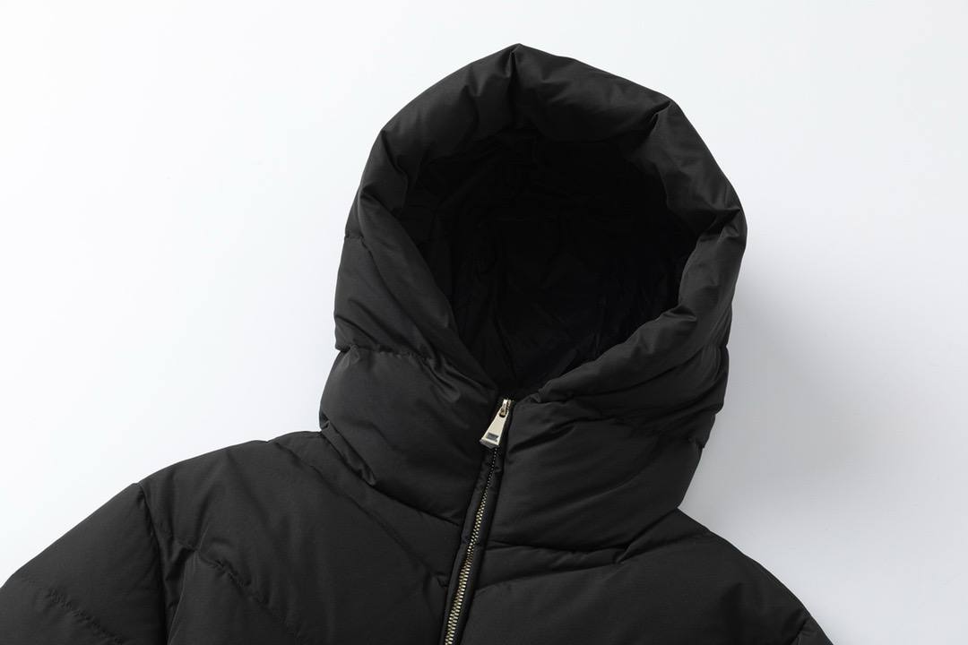 Moncler Puffer Jacket Black